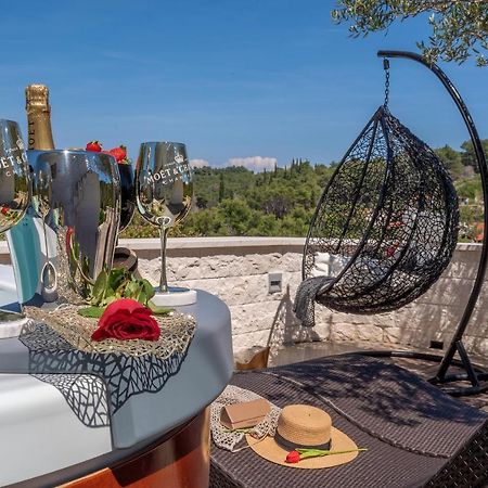 Uniquely Designed Villa Ivana With Outdoor Jacuzzi Nearby The Pebble Banje Beach At The Island Of Solta Rogač Buitenkant foto