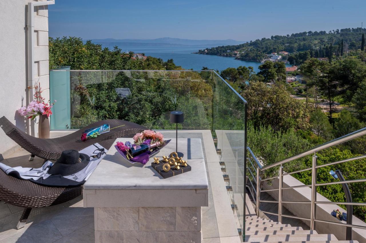 Uniquely Designed Villa Ivana With Outdoor Jacuzzi Nearby The Pebble Banje Beach At The Island Of Solta Rogač Buitenkant foto